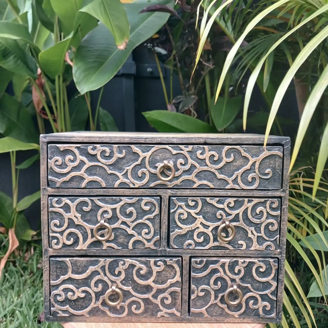 Commode à cinq tiroirs en Hanji, motifs de nuages en relief